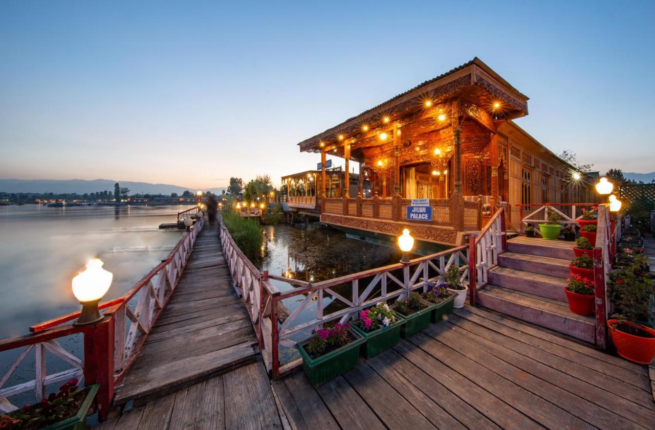 Hotel Kolu Group Of Houseboats Srīnagar Exteriér fotografie