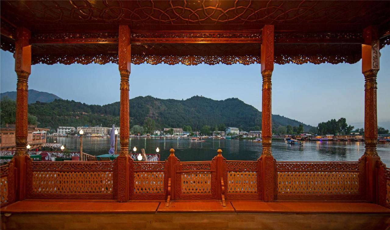 Hotel Kolu Group Of Houseboats Srīnagar Exteriér fotografie